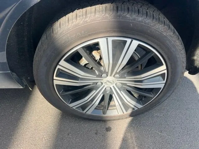 2022 Volvo XC60 B6 AWD Inscription thumbnail 4