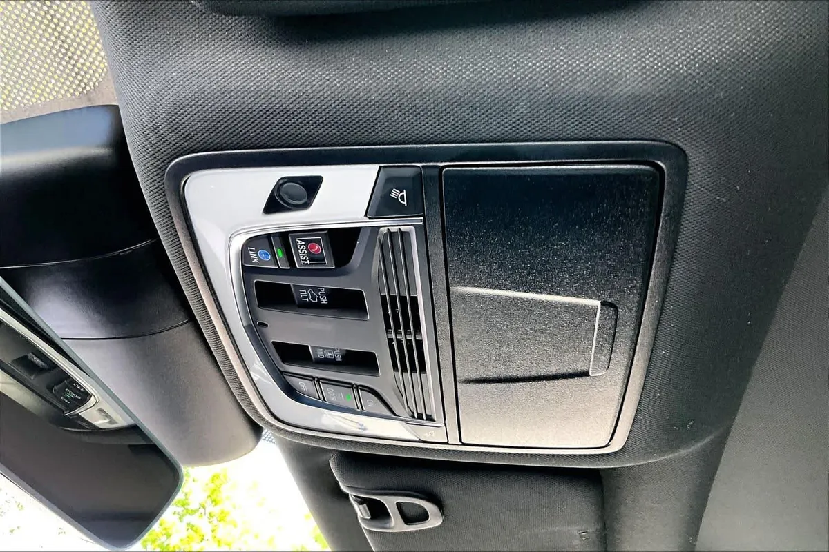 2023 Acura RDX w/A-Spec Advance Package thumbnail 32