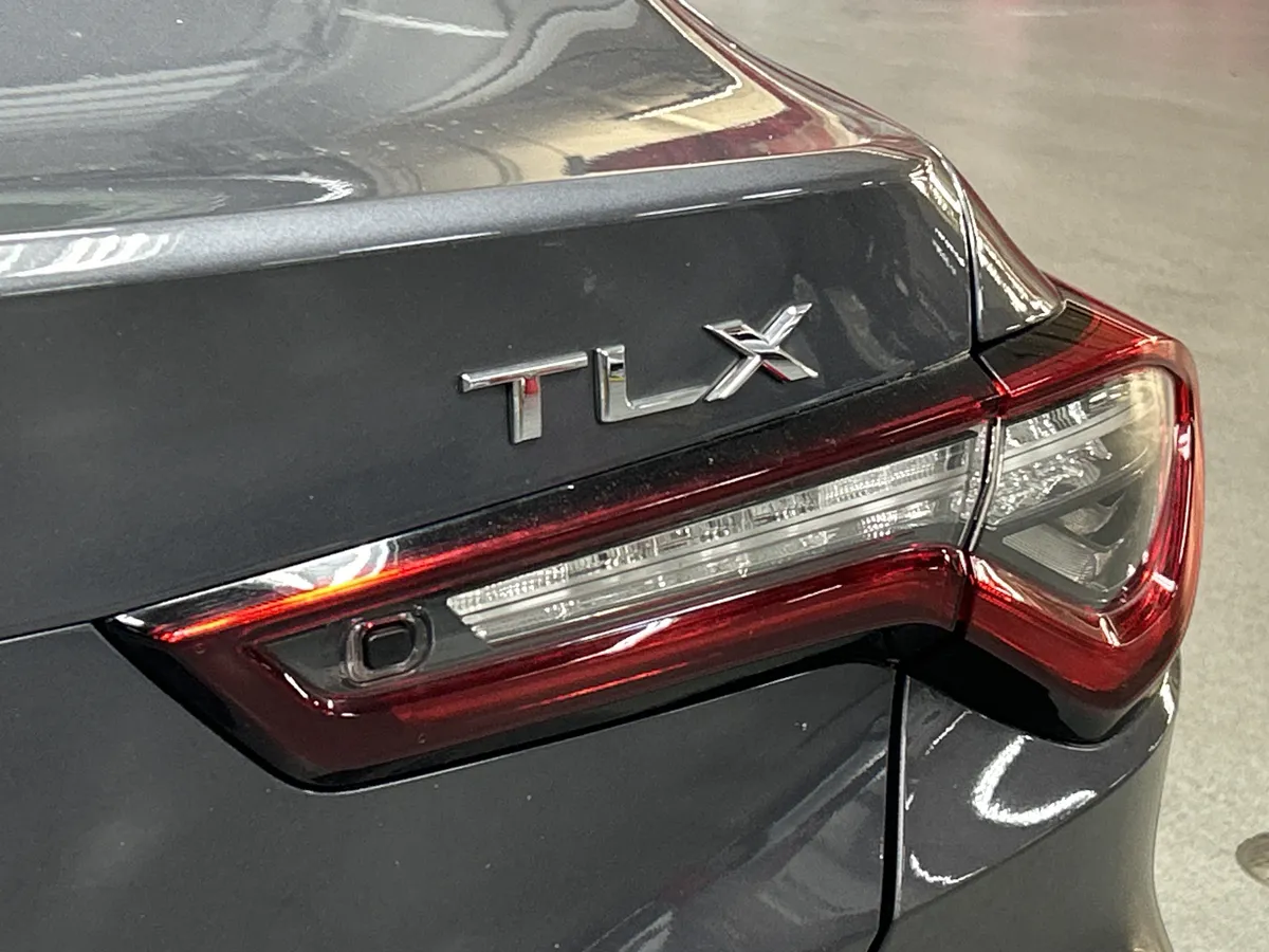 2023 Acura TLX w/Technology Package thumbnail 11