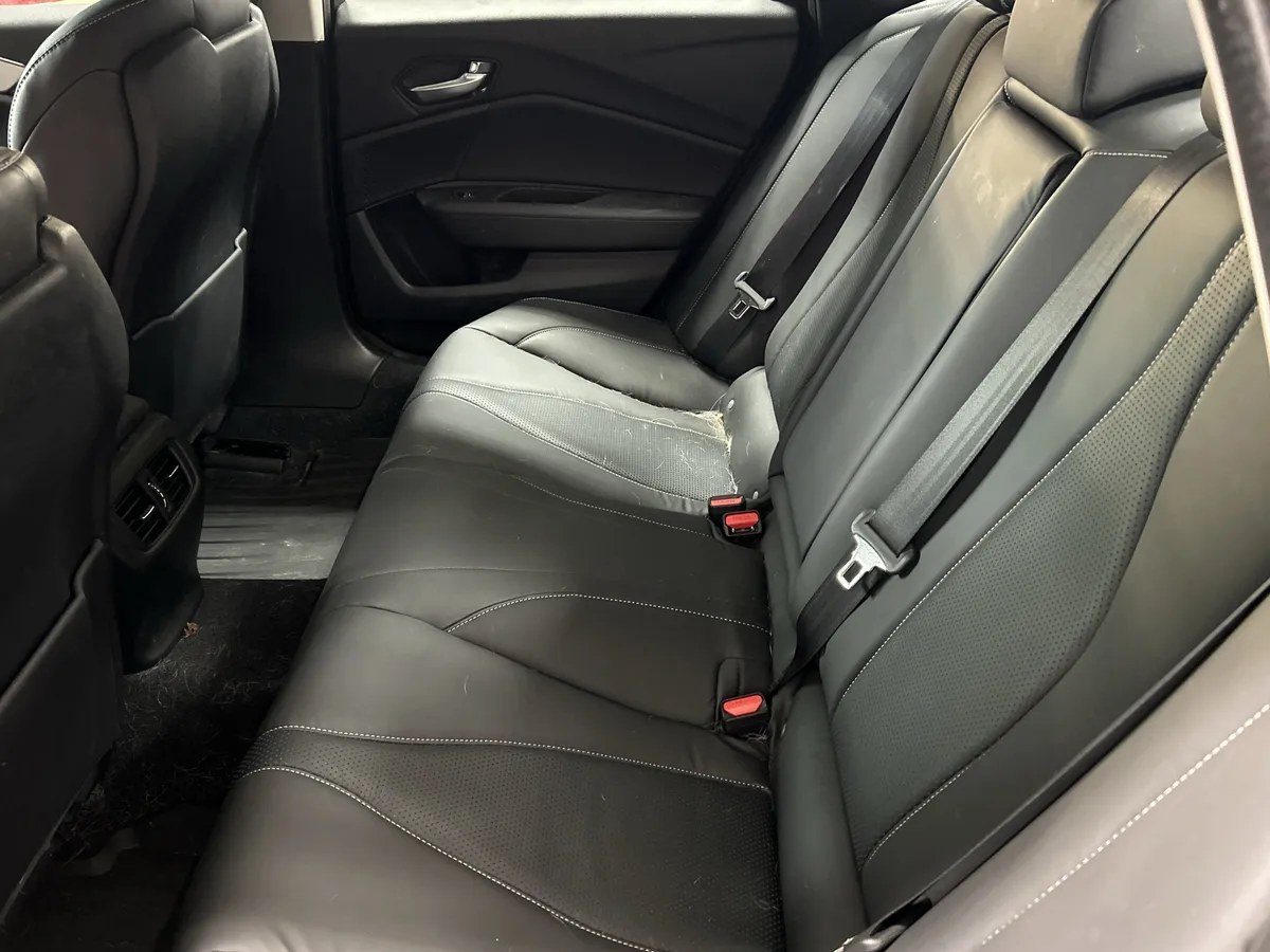 2023 Acura TLX w/Technology Package thumbnail 8