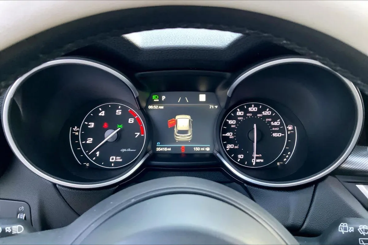 2023 Alfa Romeo Stelvio Veloce thumbnail 25