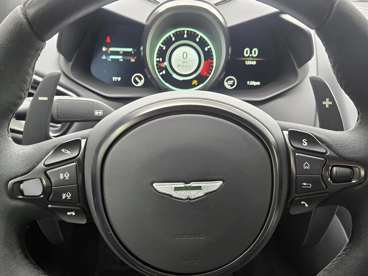 2023 Aston Martin DBS thumbnail 33