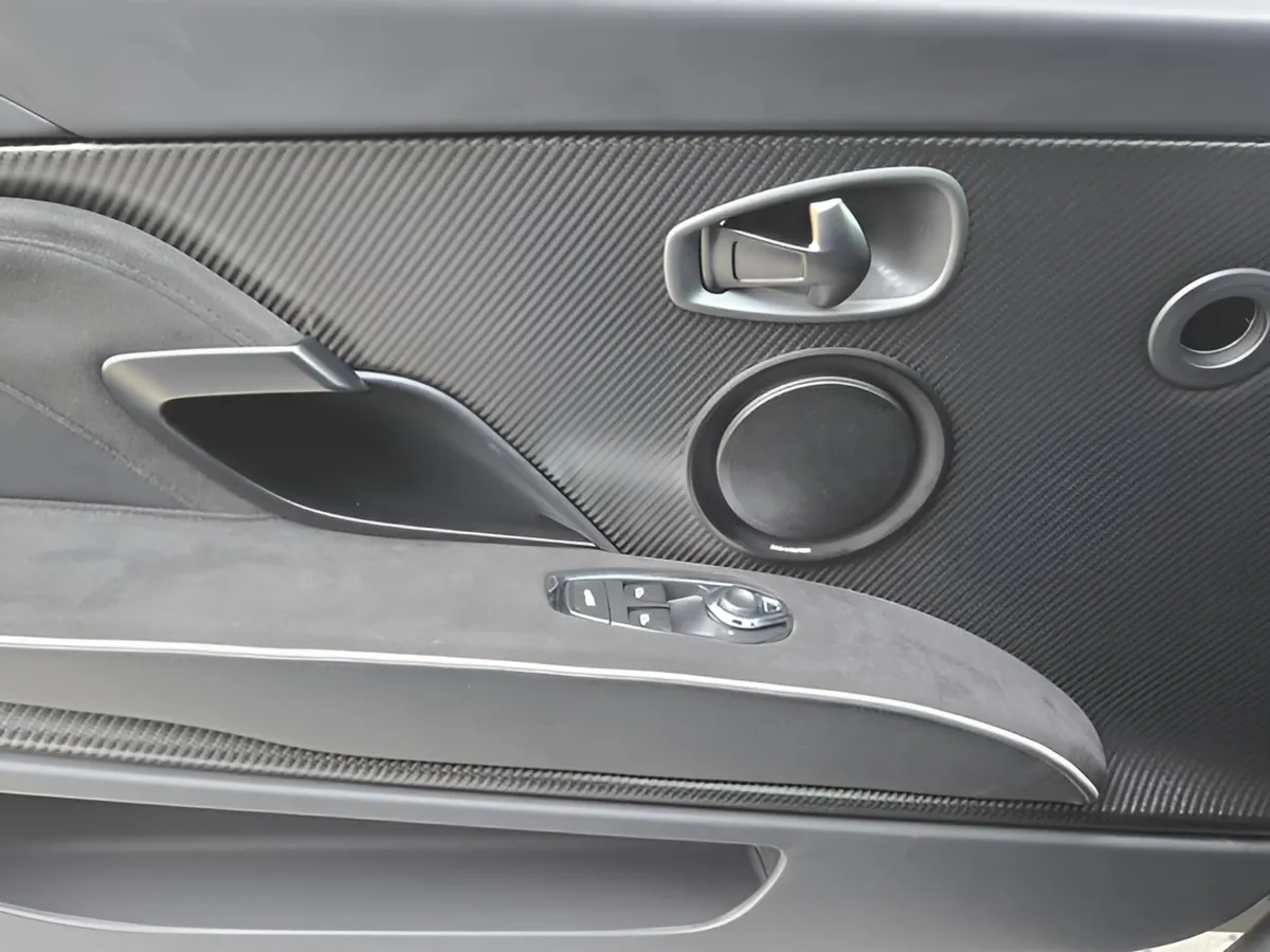 2023 Aston Martin DBS thumbnail 38