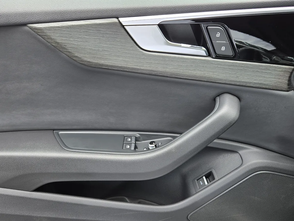 2023 Audi A5 S line Premium thumbnail 32