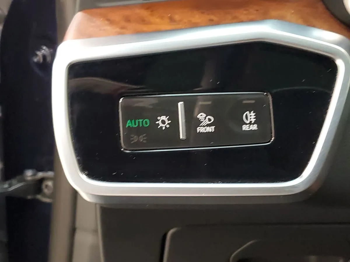 2023 Audi A7 55 Premium thumbnail 36