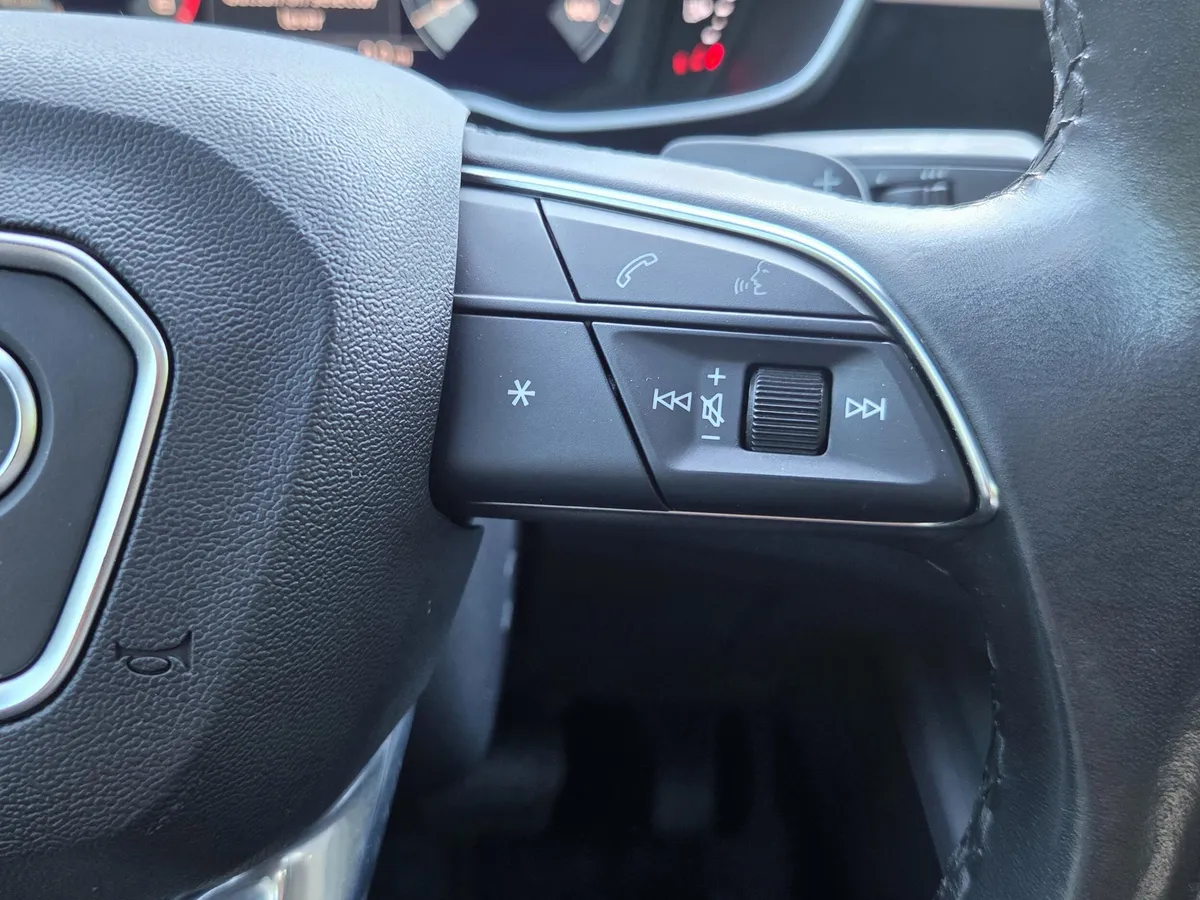 2023 Audi Q3 S line Premium Plus thumbnail 32