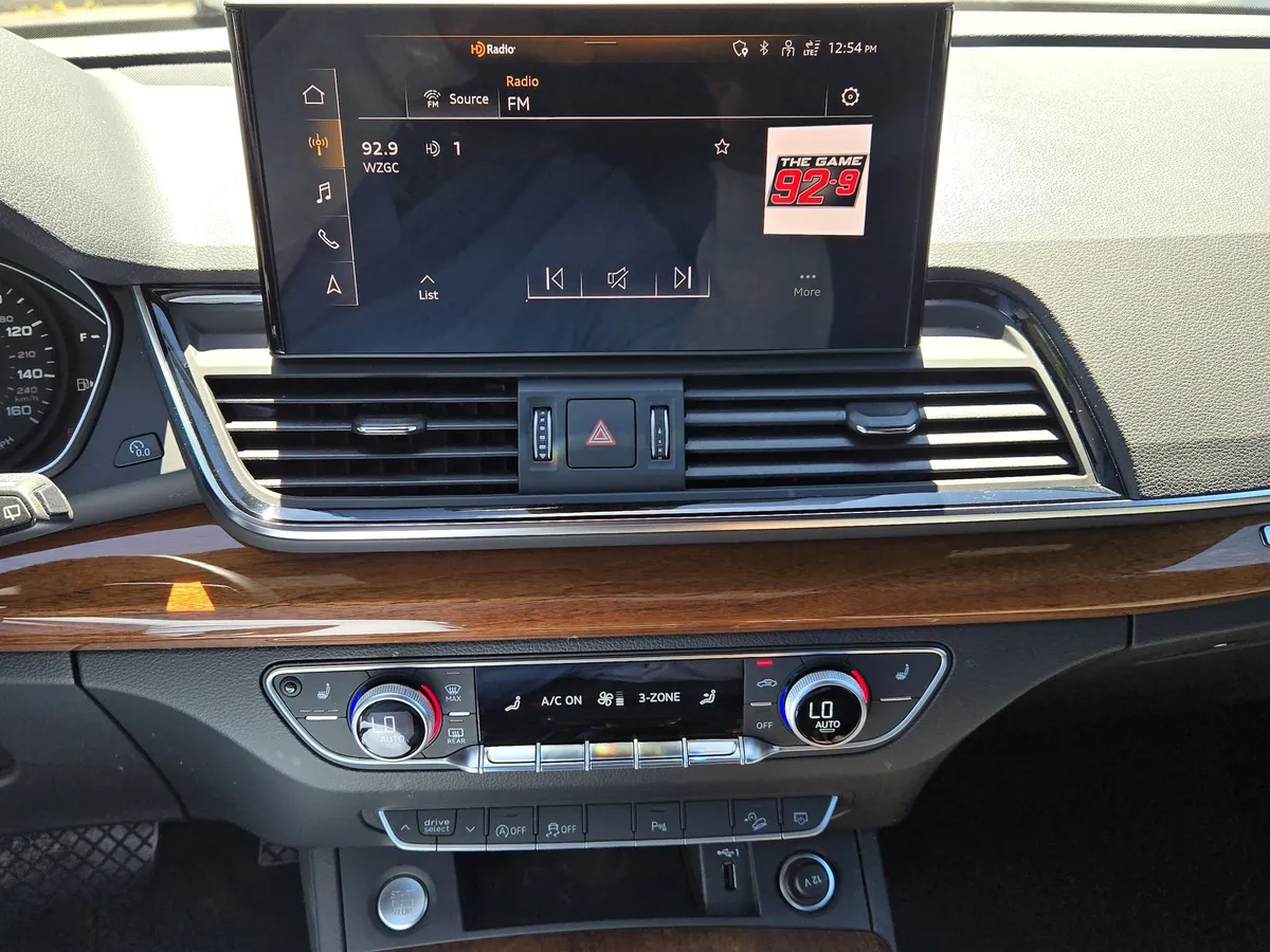 2023 Audi Q5 S line Premium thumbnail 24