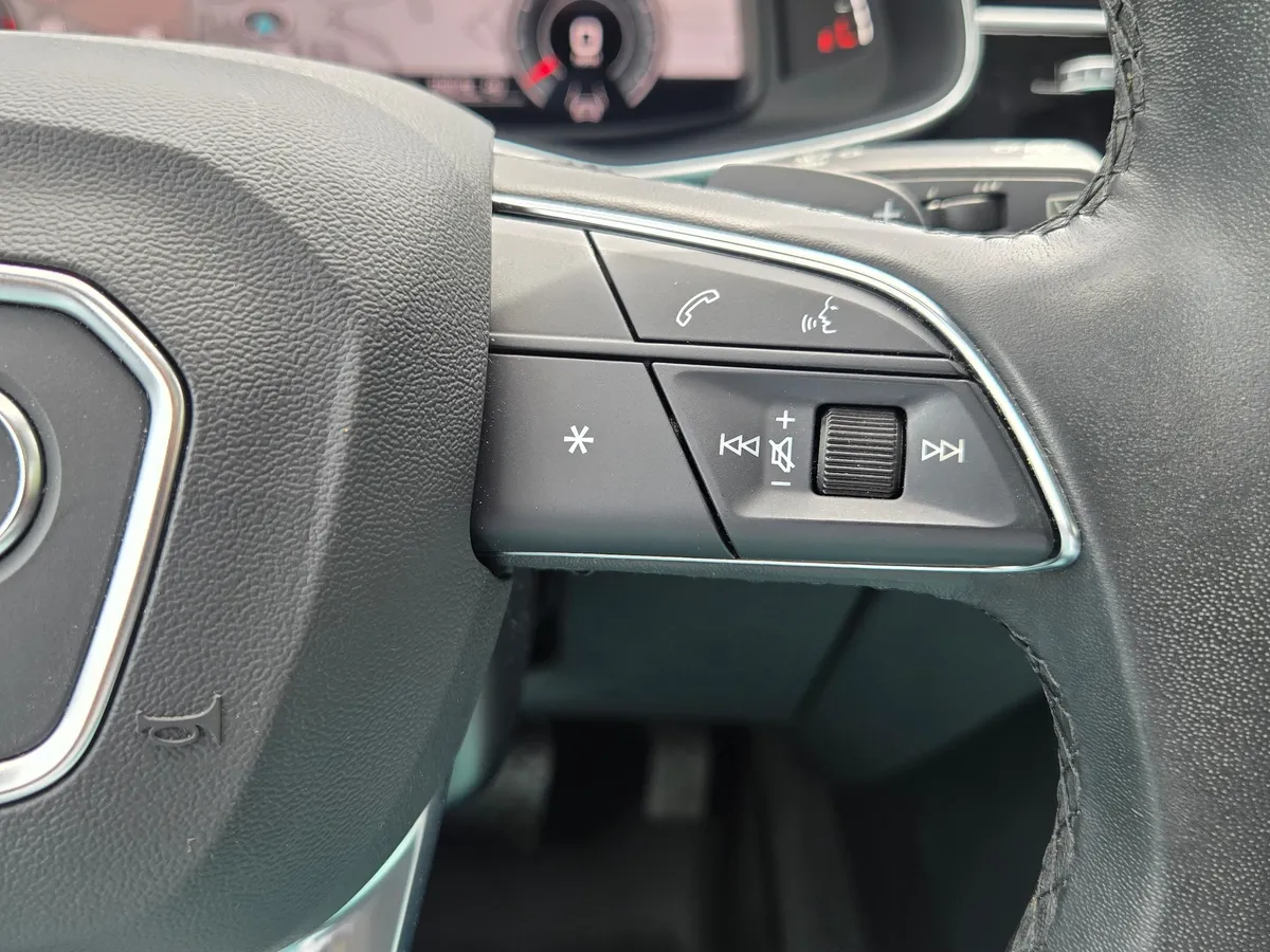 2023 Audi Q7 Premium thumbnail 32