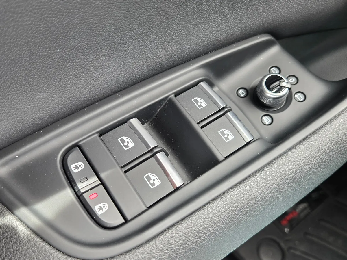 2023 Audi Q7 Premium thumbnail 36