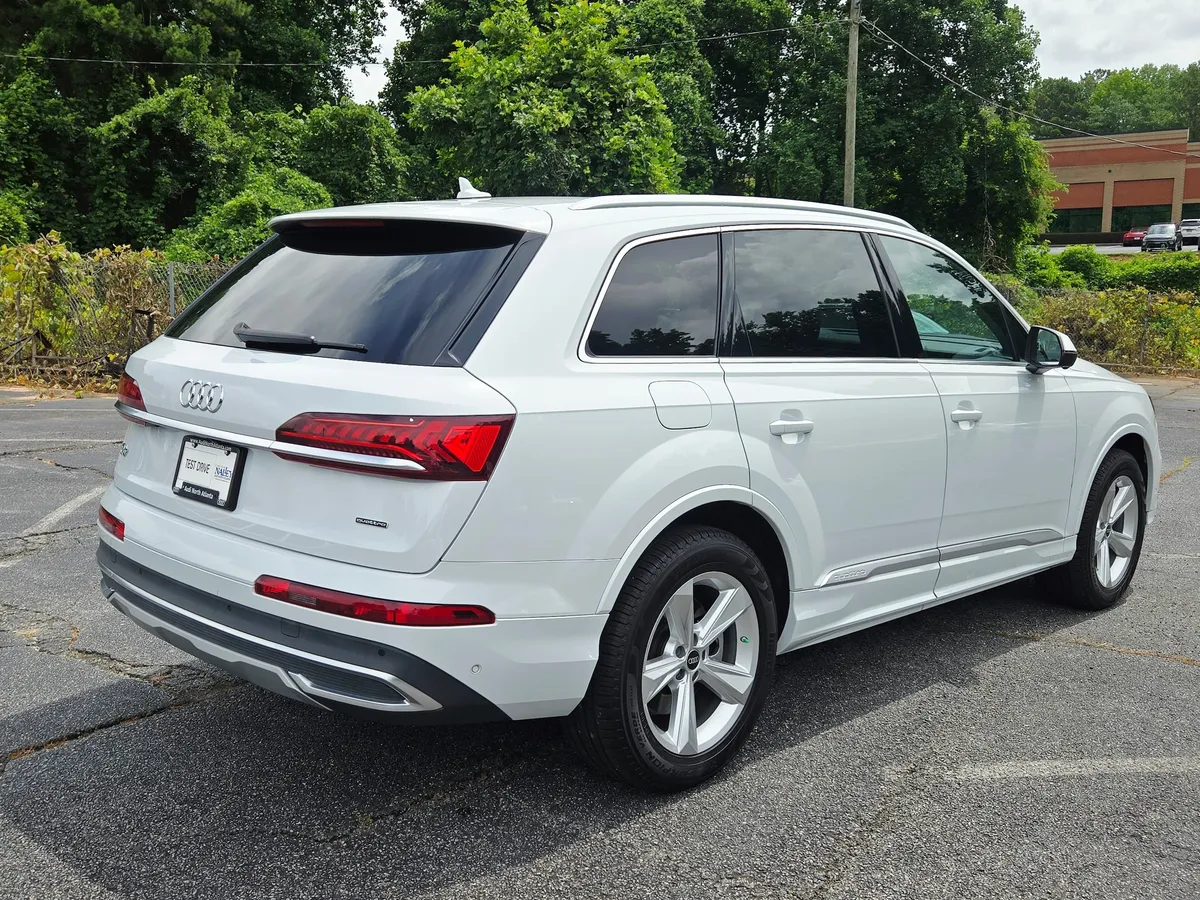 2023 Audi Q7 Premium thumbnail 6