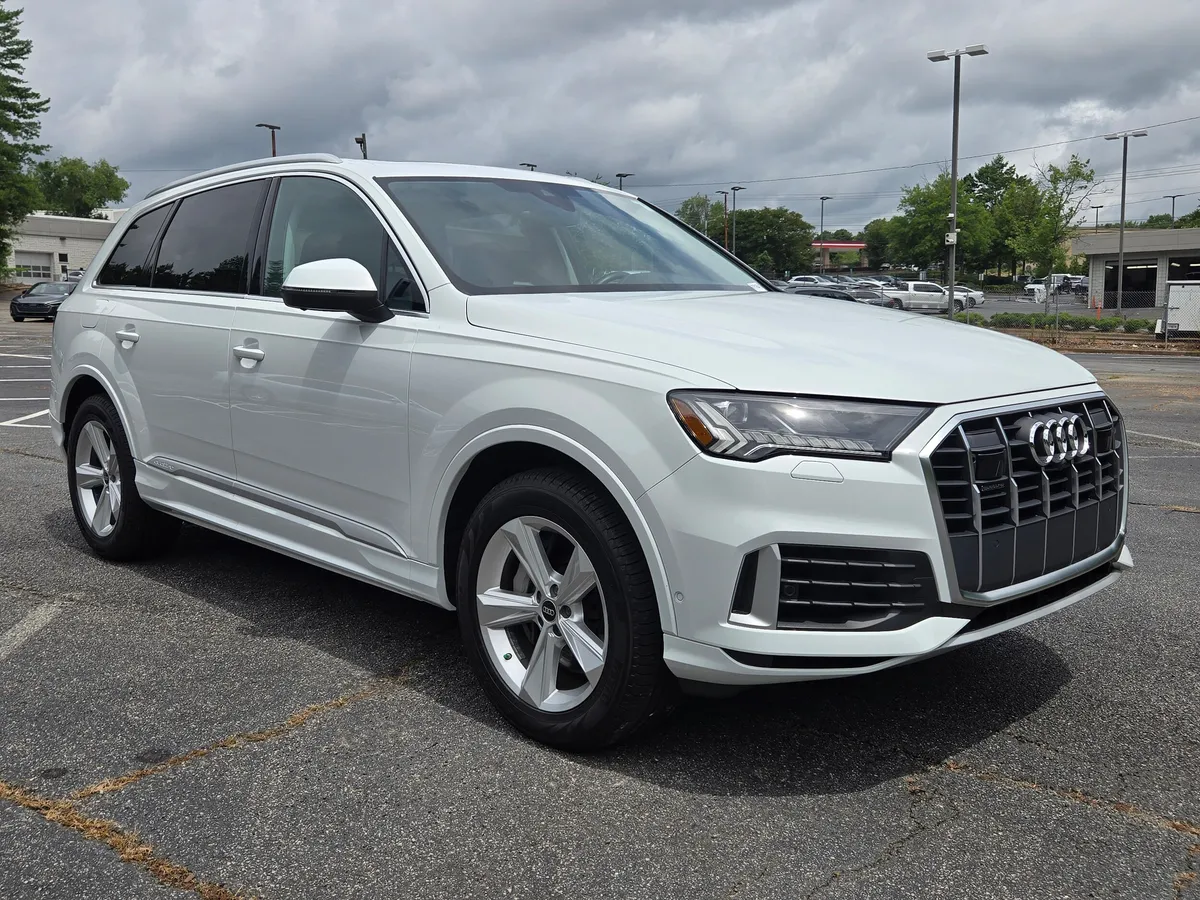 2023 Audi Q7 Premium thumbnail 8
