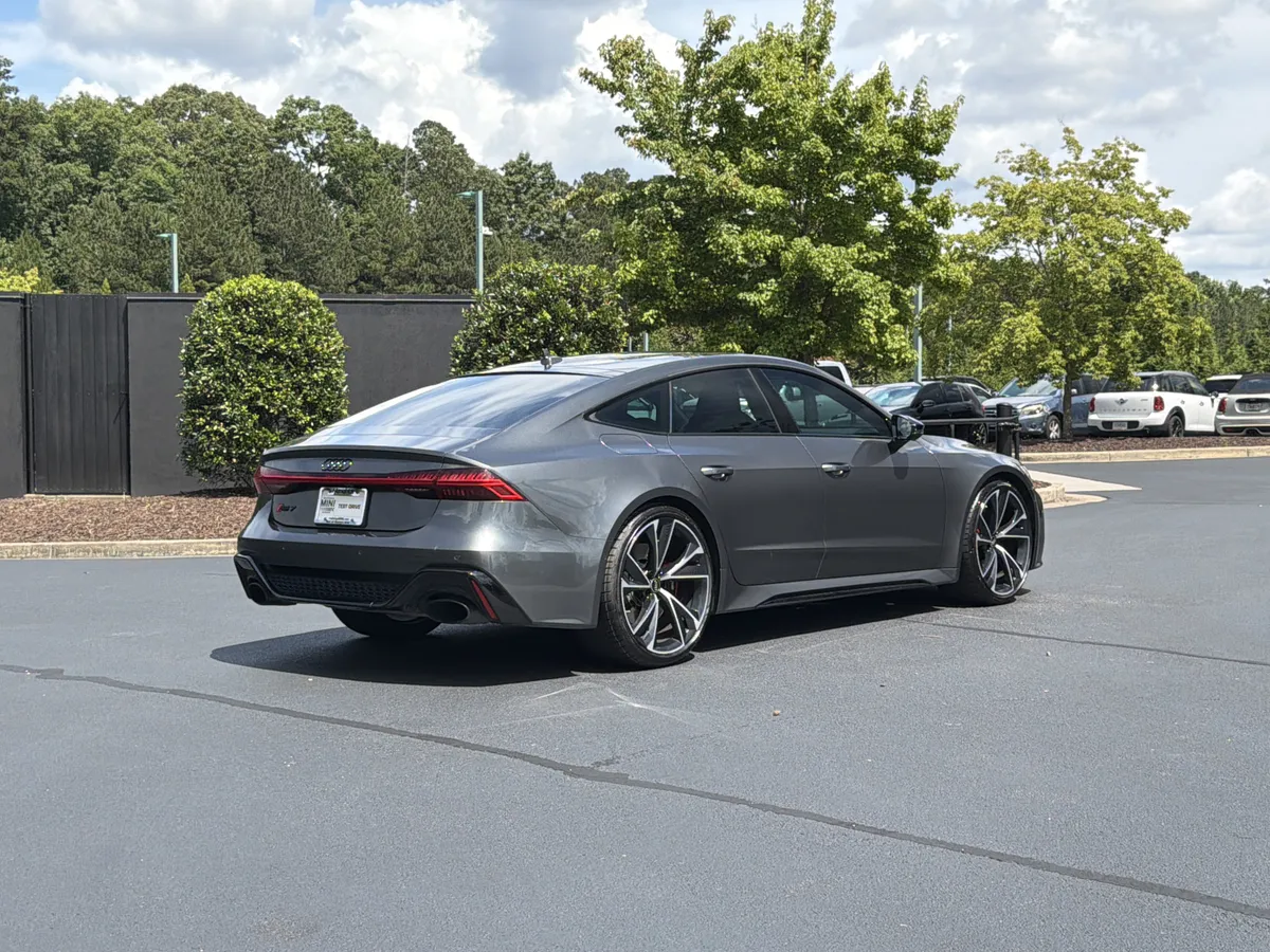 2023 Audi RS 7 thumbnail 2