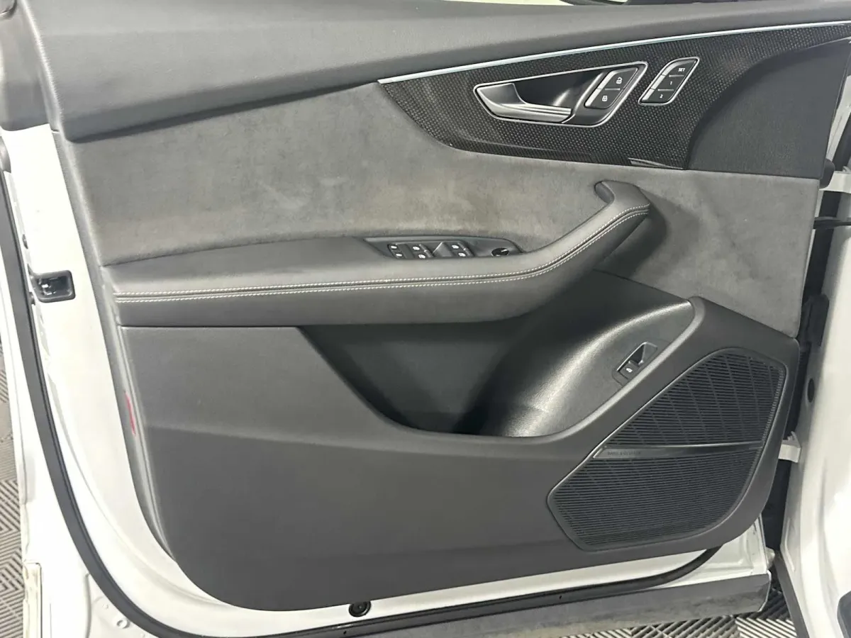 2023 Audi SQ8 Prestige thumbnail 11