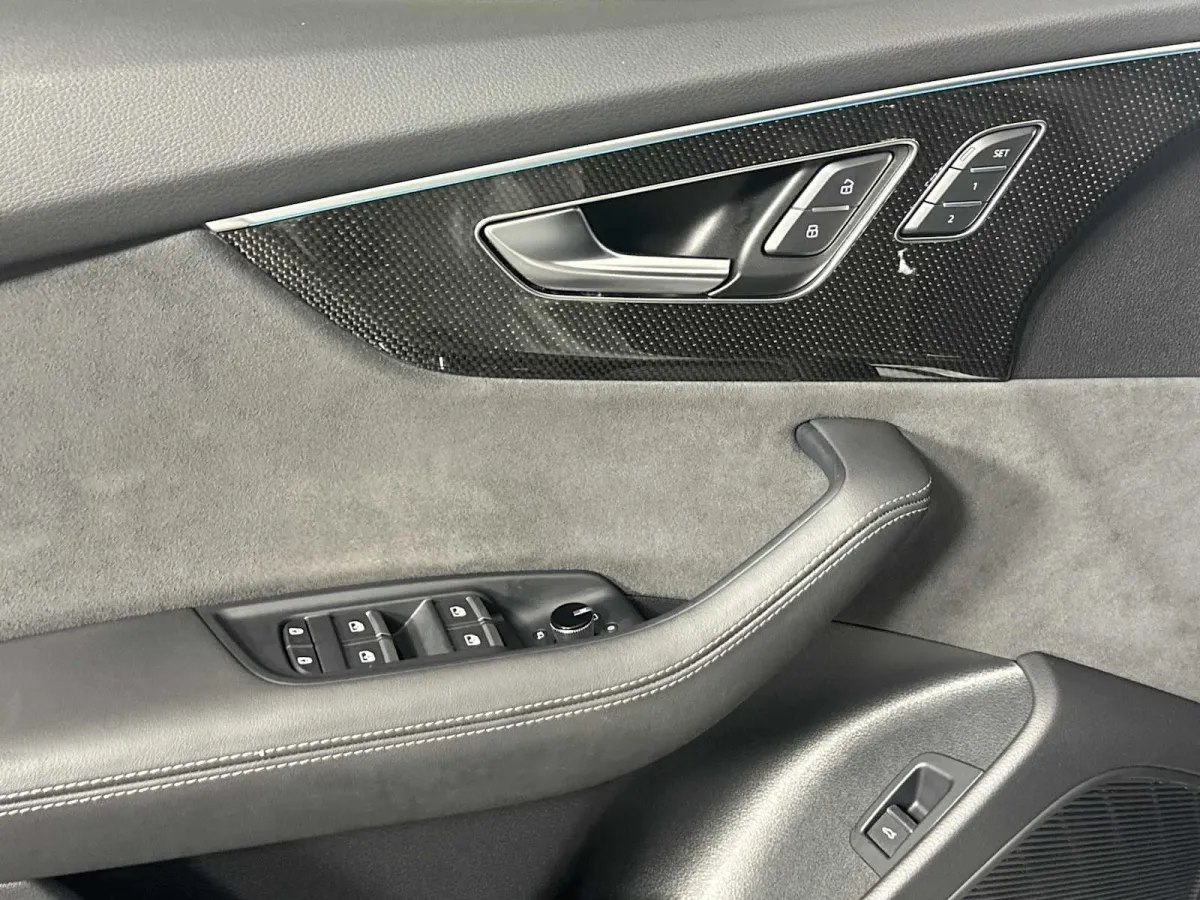 2023 Audi SQ8 Prestige thumbnail 12