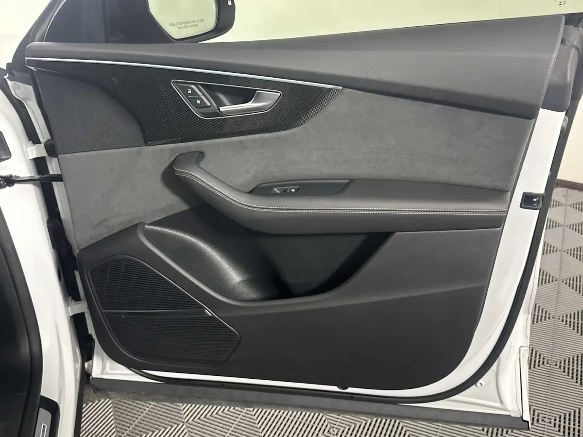 2023 Audi SQ8 Prestige thumbnail 18
