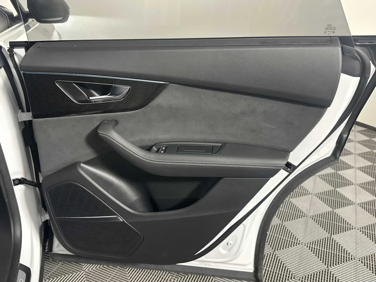 2023 Audi SQ8 Prestige thumbnail 20