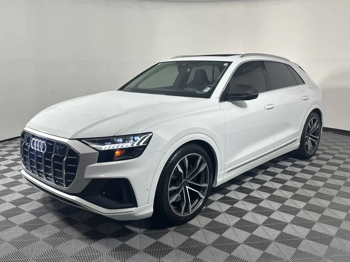 2023 Audi SQ8 Prestige thumbnail 3