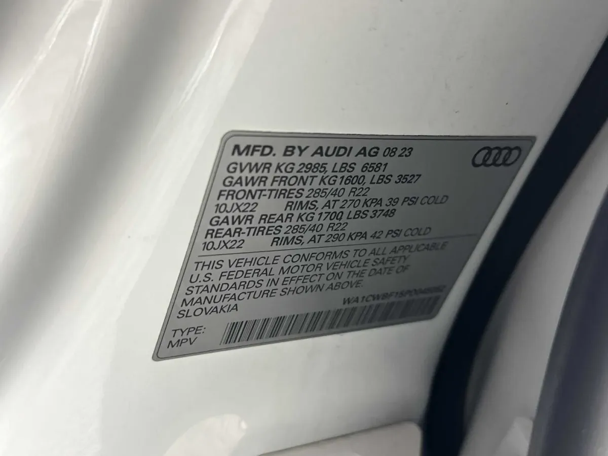2023 Audi SQ8 Prestige thumbnail 33