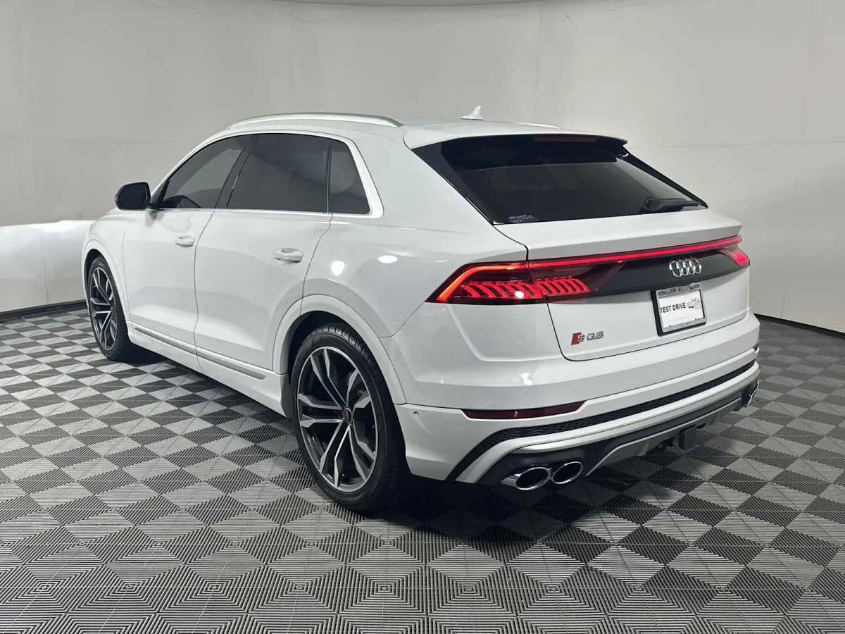 2023 Audi SQ8 Prestige thumbnail 6