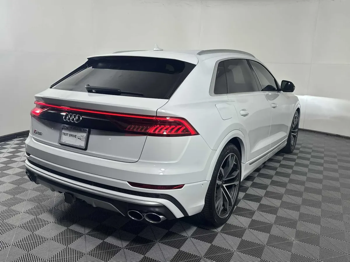 2023 Audi SQ8 Prestige thumbnail 8