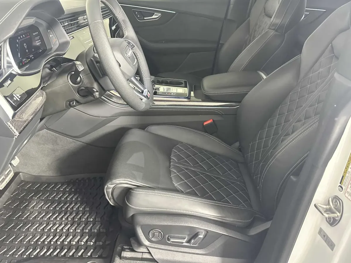 2023 Audi SQ8 Prestige thumbnail 9