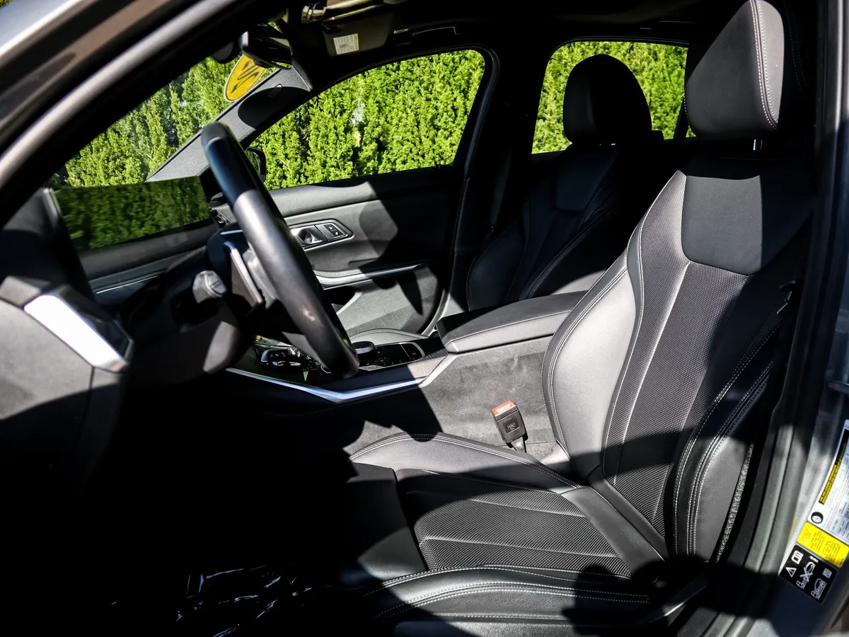 2023 BMW 3 Series 330i xDrive thumbnail 15