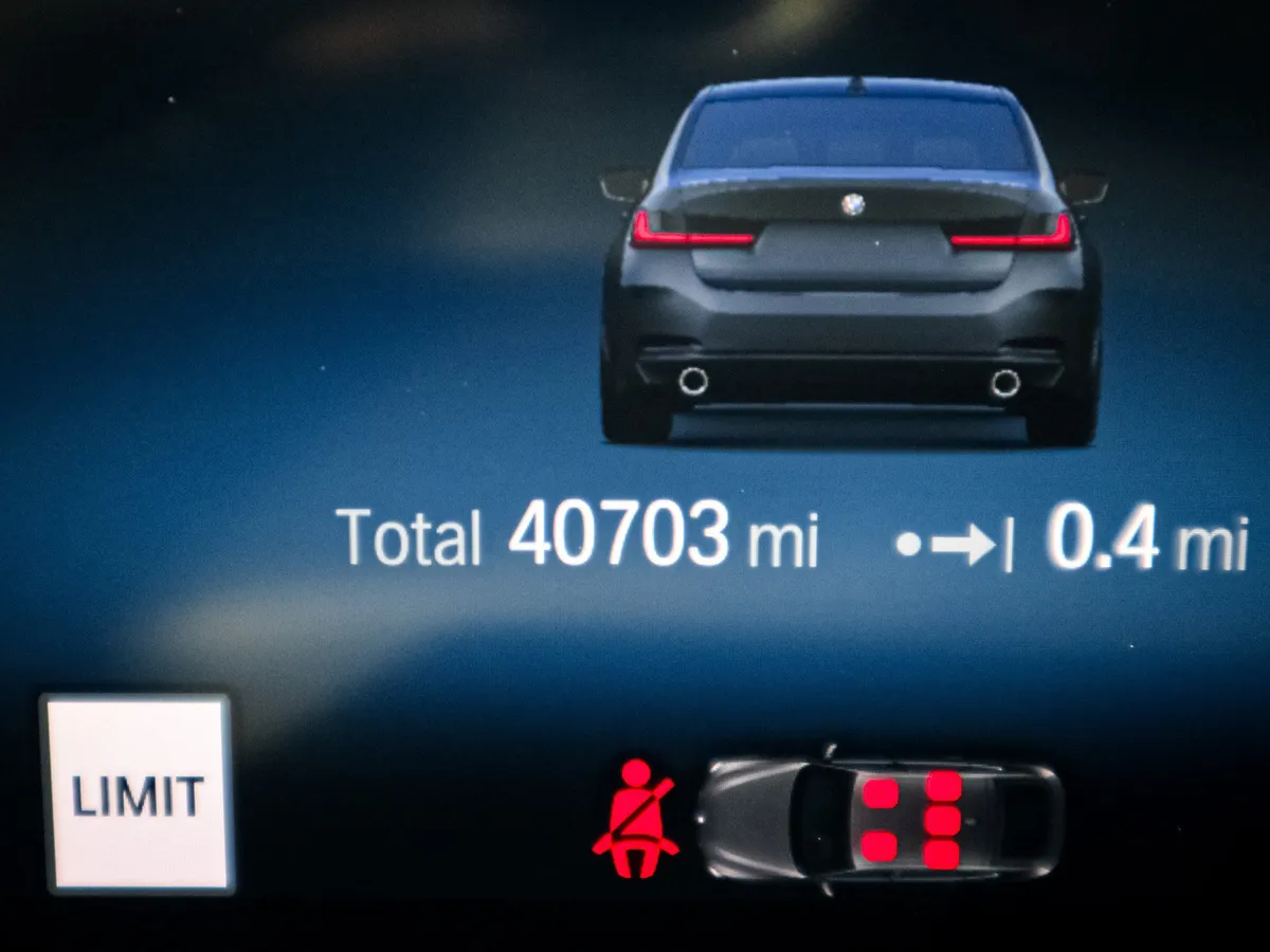 2023 BMW 3 Series 330i xDrive thumbnail 21