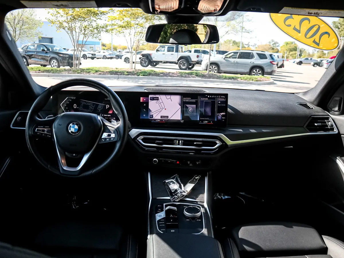 2023 BMW 3 Series 330i xDrive thumbnail 28