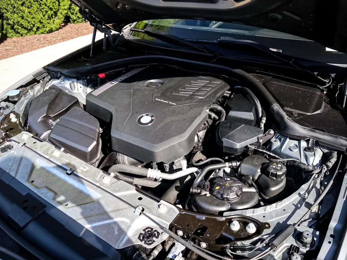 2023 BMW 3 Series 330i xDrive thumbnail 33