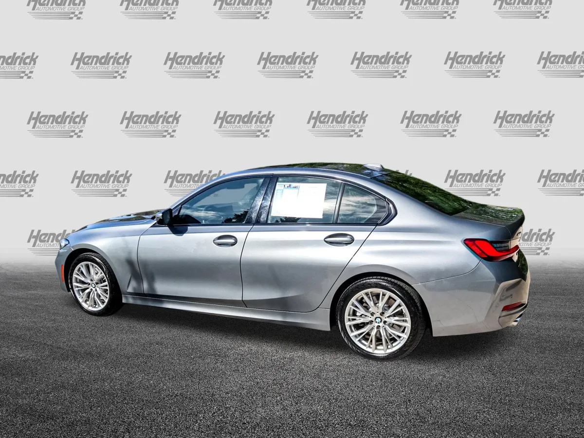 2023 BMW 3 Series 330i xDrive thumbnail 6