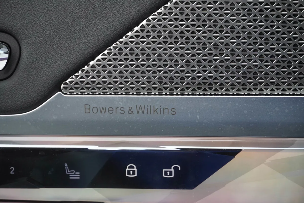 2023 BMW 7 Series 760i xDrive thumbnail 16