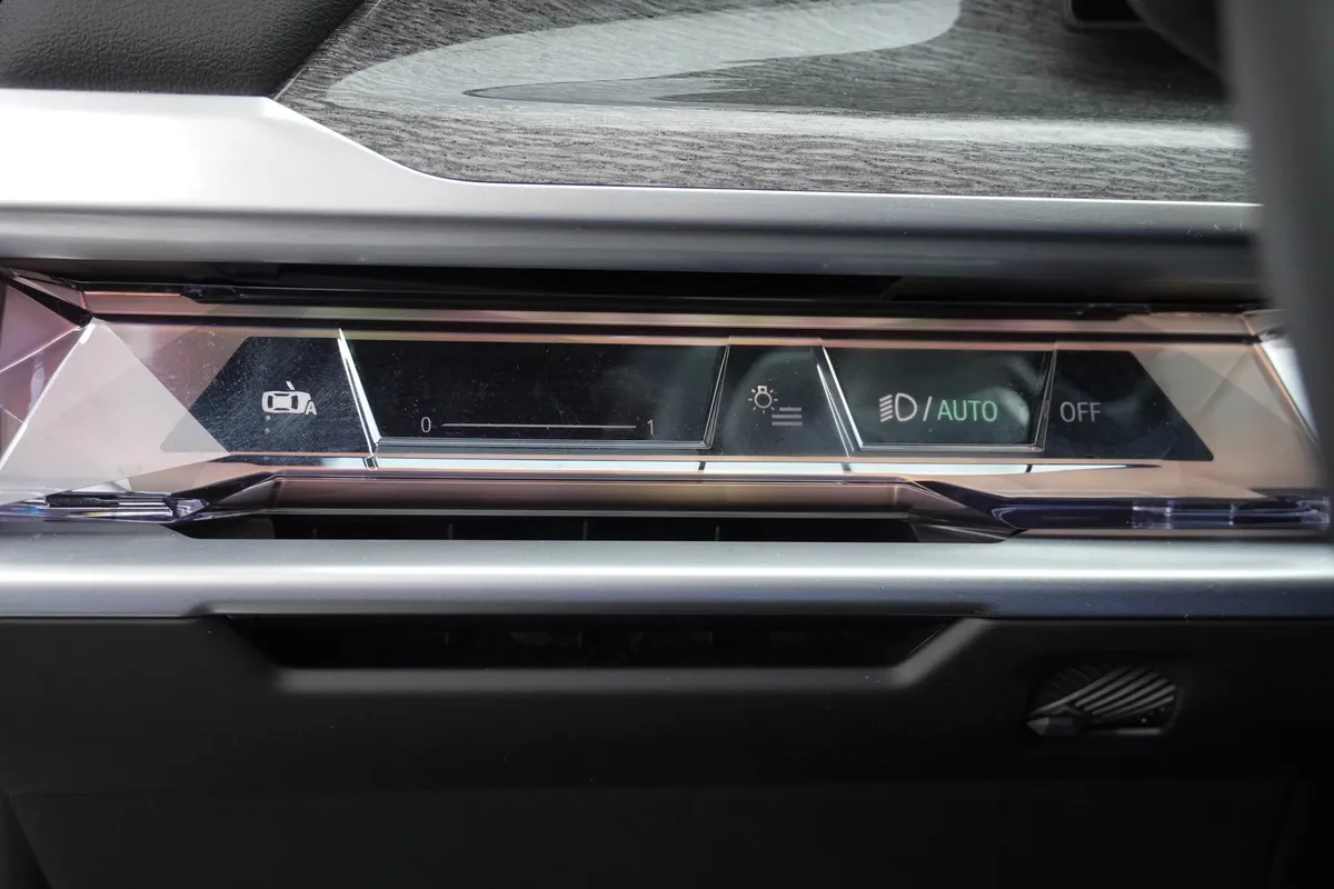 2023 BMW 7 Series 760i xDrive thumbnail 17