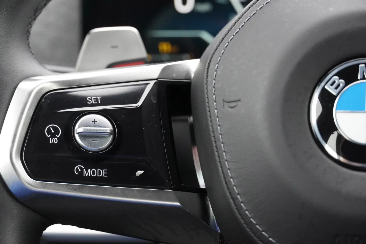 2023 BMW 7 Series 760i xDrive thumbnail 22