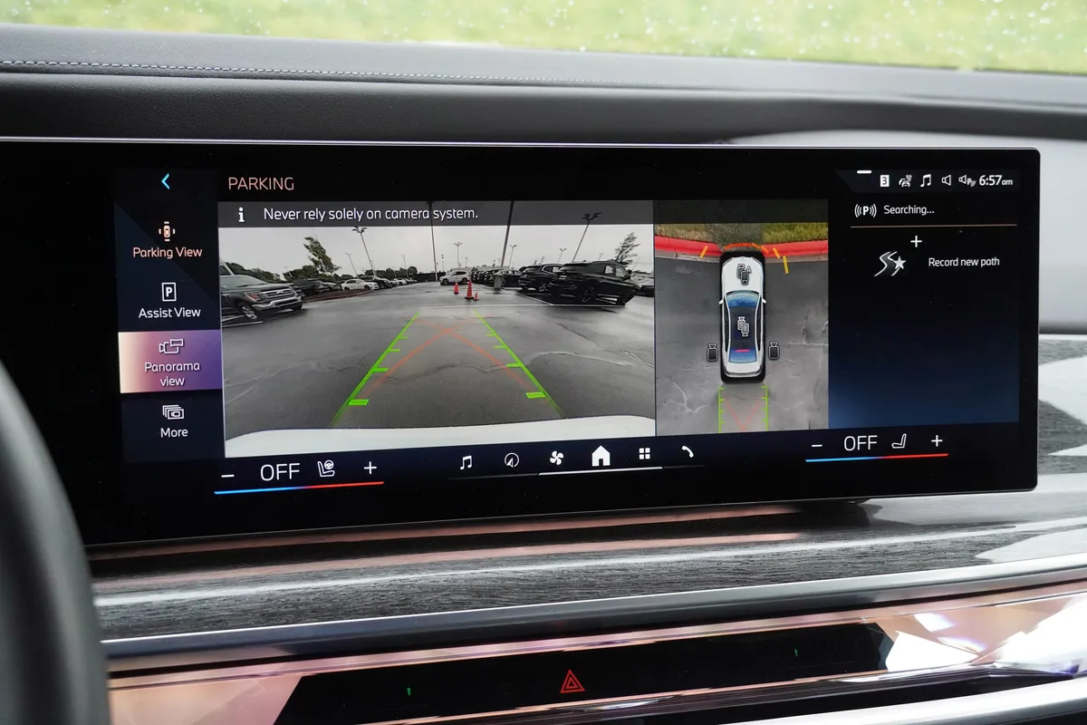 2023 BMW 7 Series 760i xDrive thumbnail 27