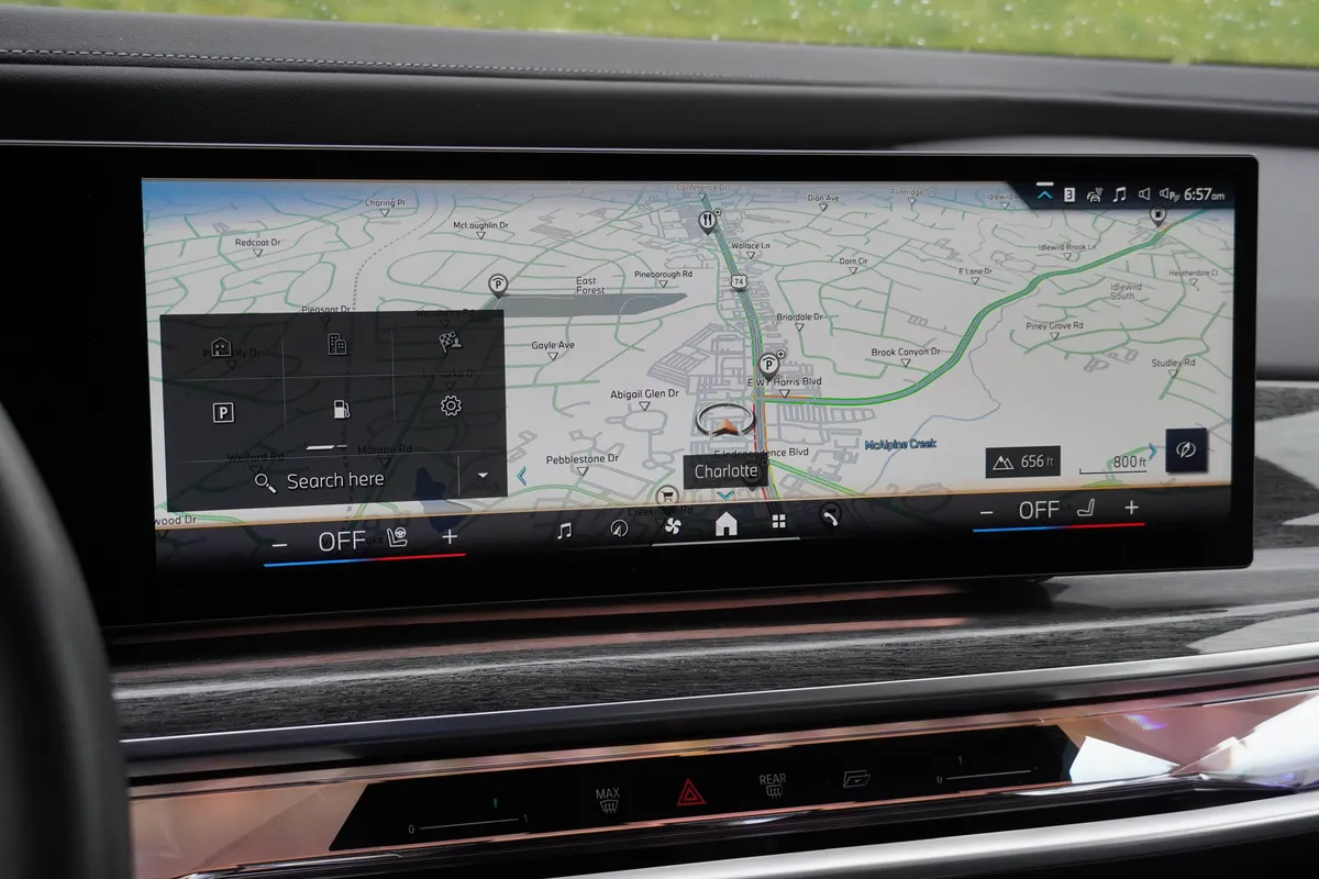 2023 BMW 7 Series 760i xDrive thumbnail 28