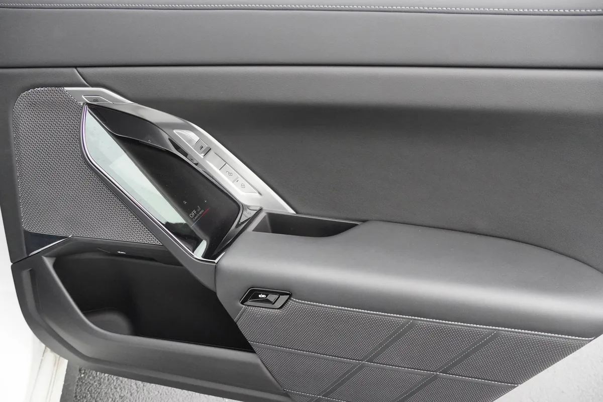 2023 BMW 7 Series 760i xDrive thumbnail 34