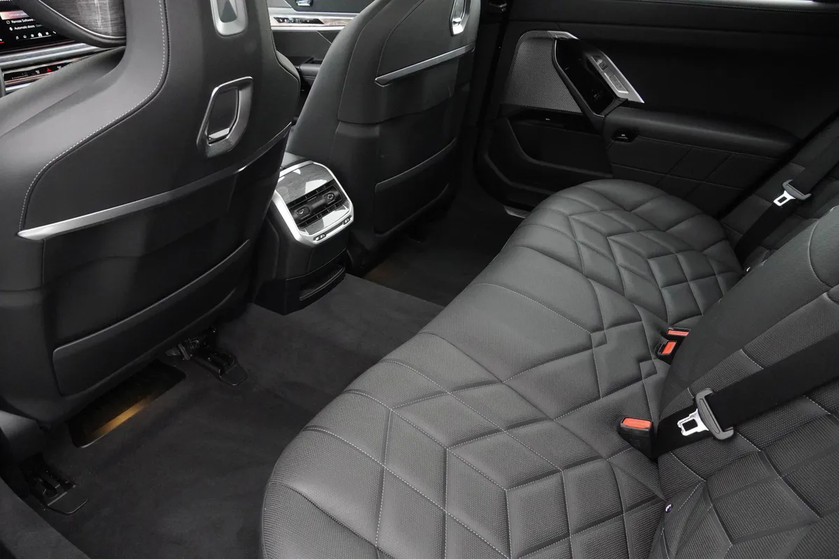 2023 BMW 7 Series 760i xDrive thumbnail 36