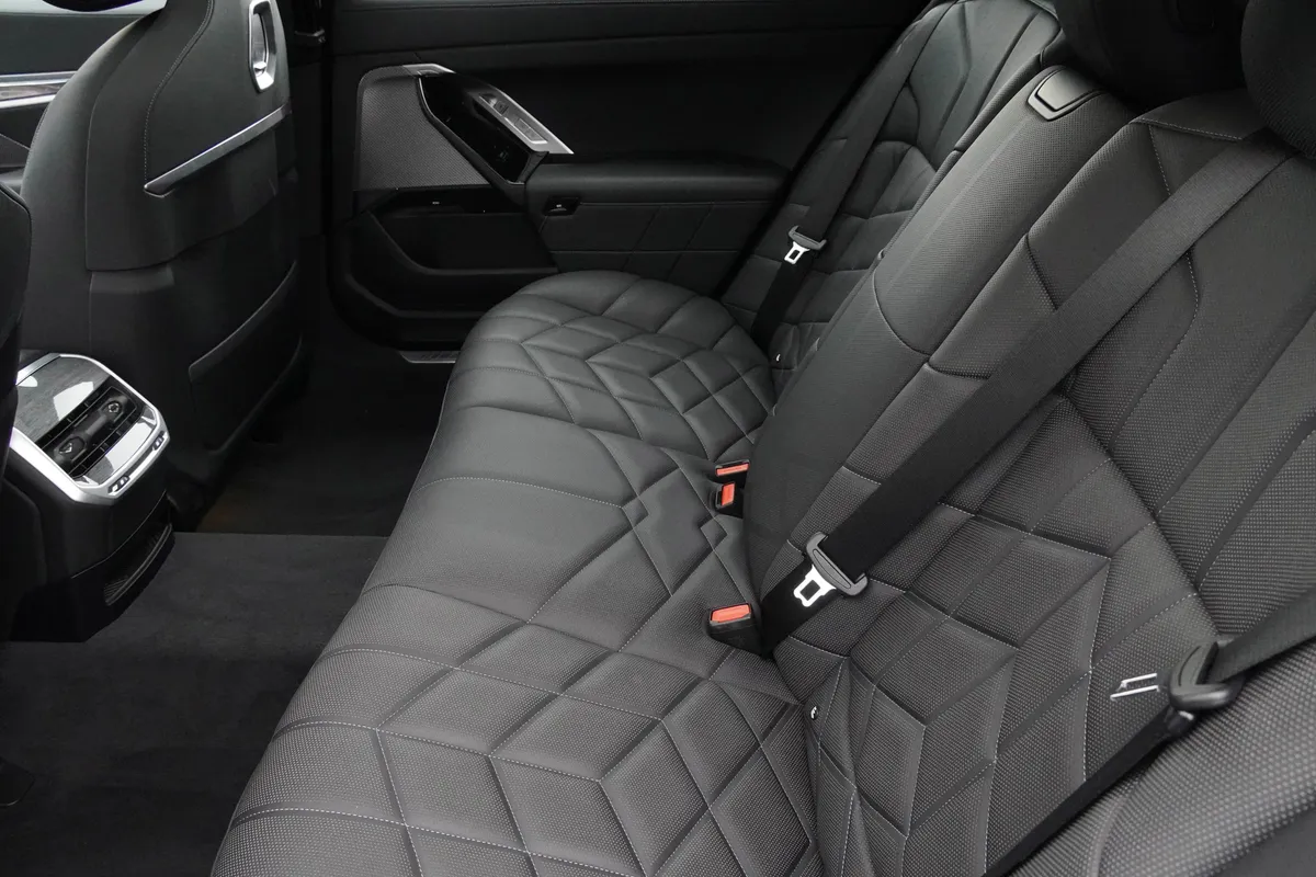 2023 BMW 7 Series 760i xDrive thumbnail 38