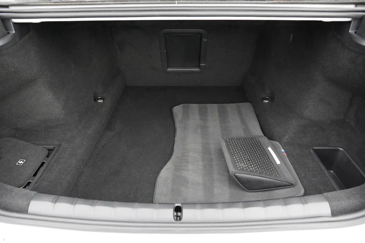 2023 BMW 7 Series 760i xDrive thumbnail 40