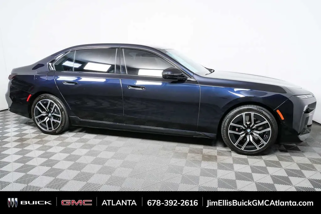 2023 BMW 760i xDrive 760i xDrive thumbnail 2
