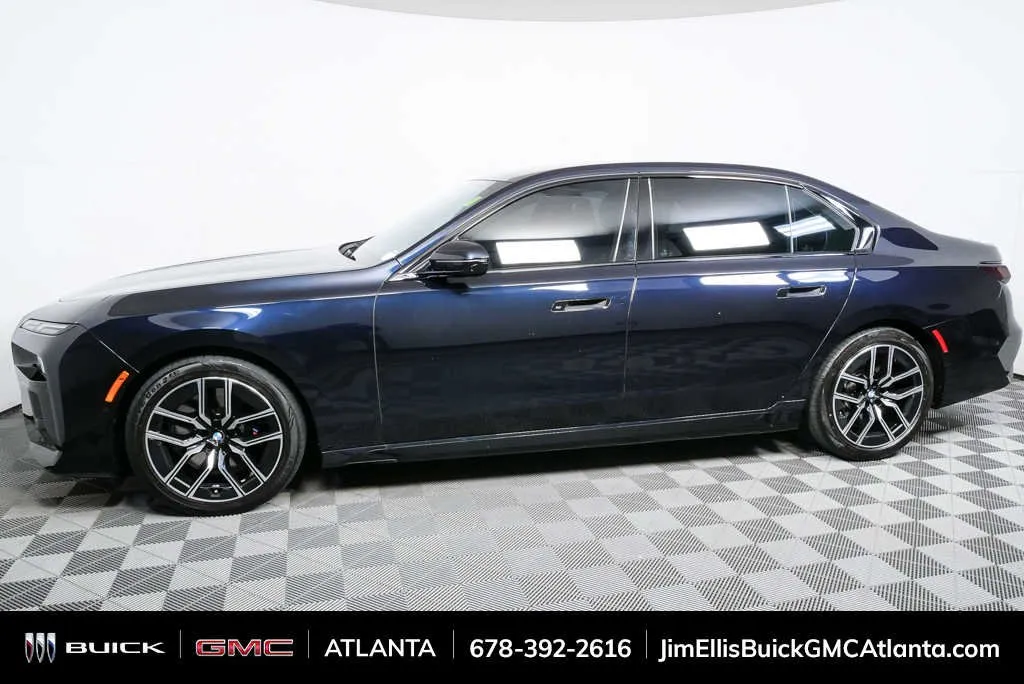 2023 BMW 760i xDrive 760i xDrive thumbnail 26