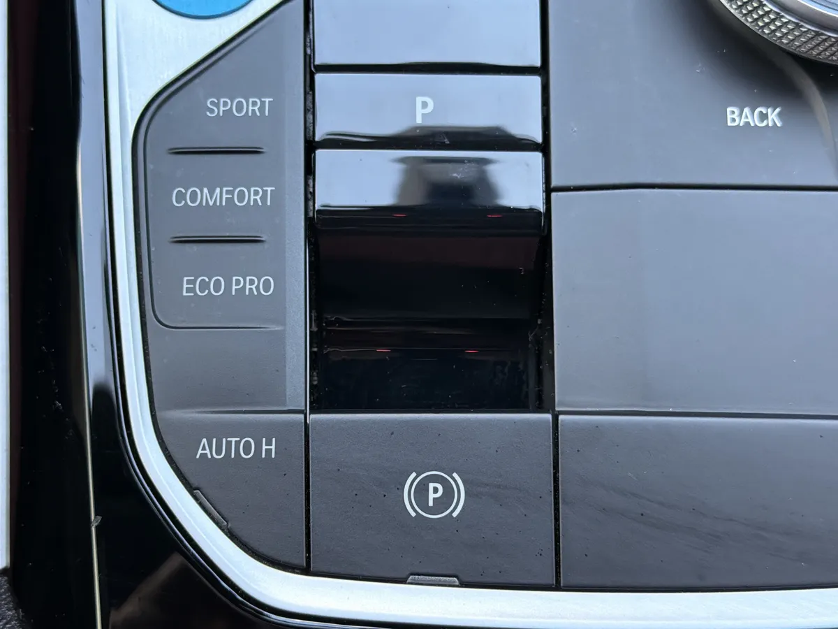 2023 BMW i4 eDrive35 thumbnail 10