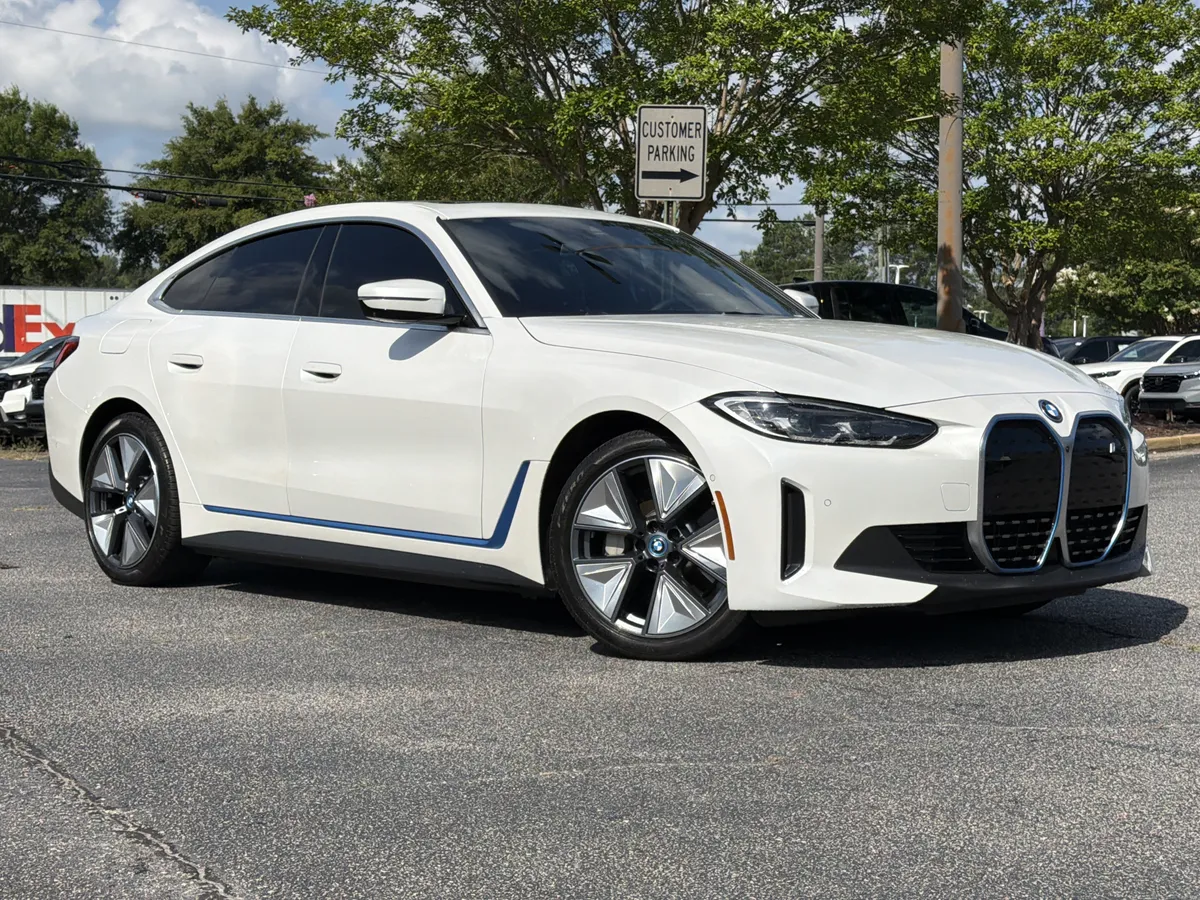 2023 BMW i4 eDrive35 thumbnail 2