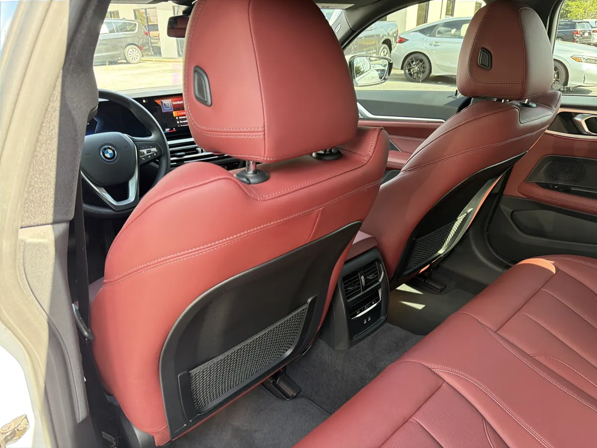 2023 BMW i4 eDrive35 thumbnail 22