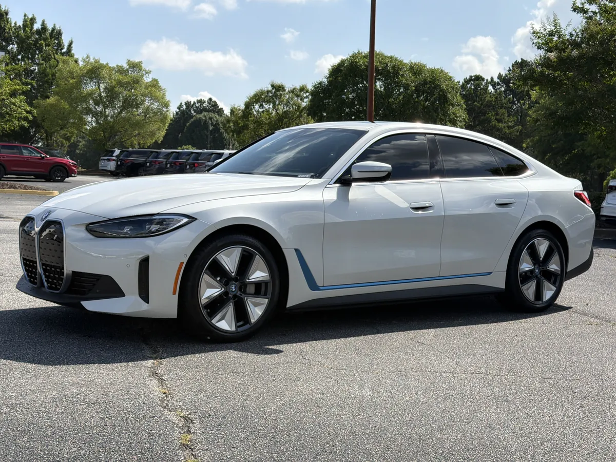2023 BMW i4 eDrive35 thumbnail 24