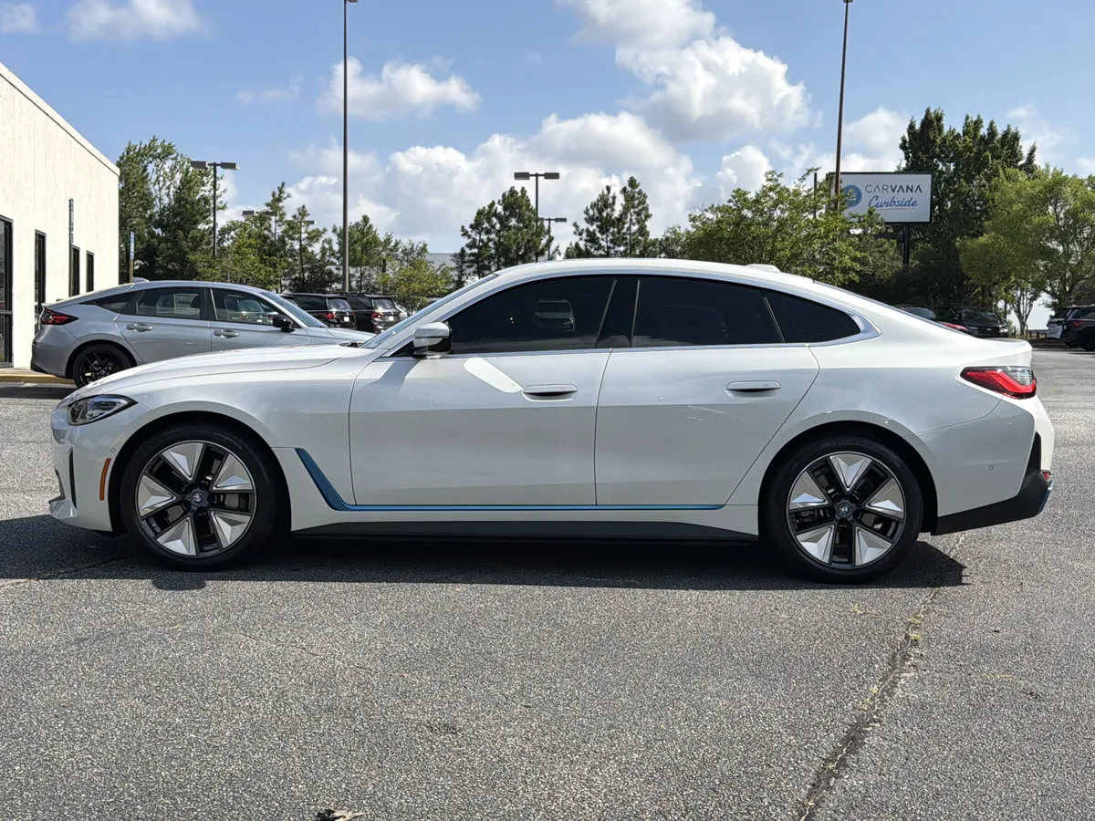 2023 BMW i4 eDrive35 thumbnail 25