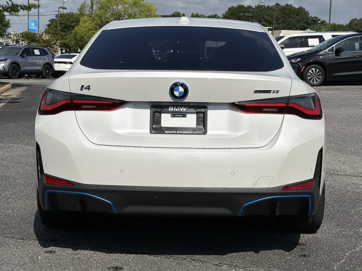 2023 BMW i4 eDrive35 thumbnail 27