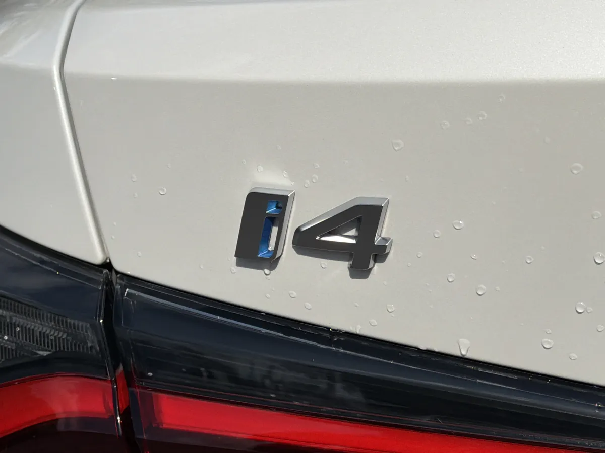 2023 BMW i4 eDrive35 thumbnail 30