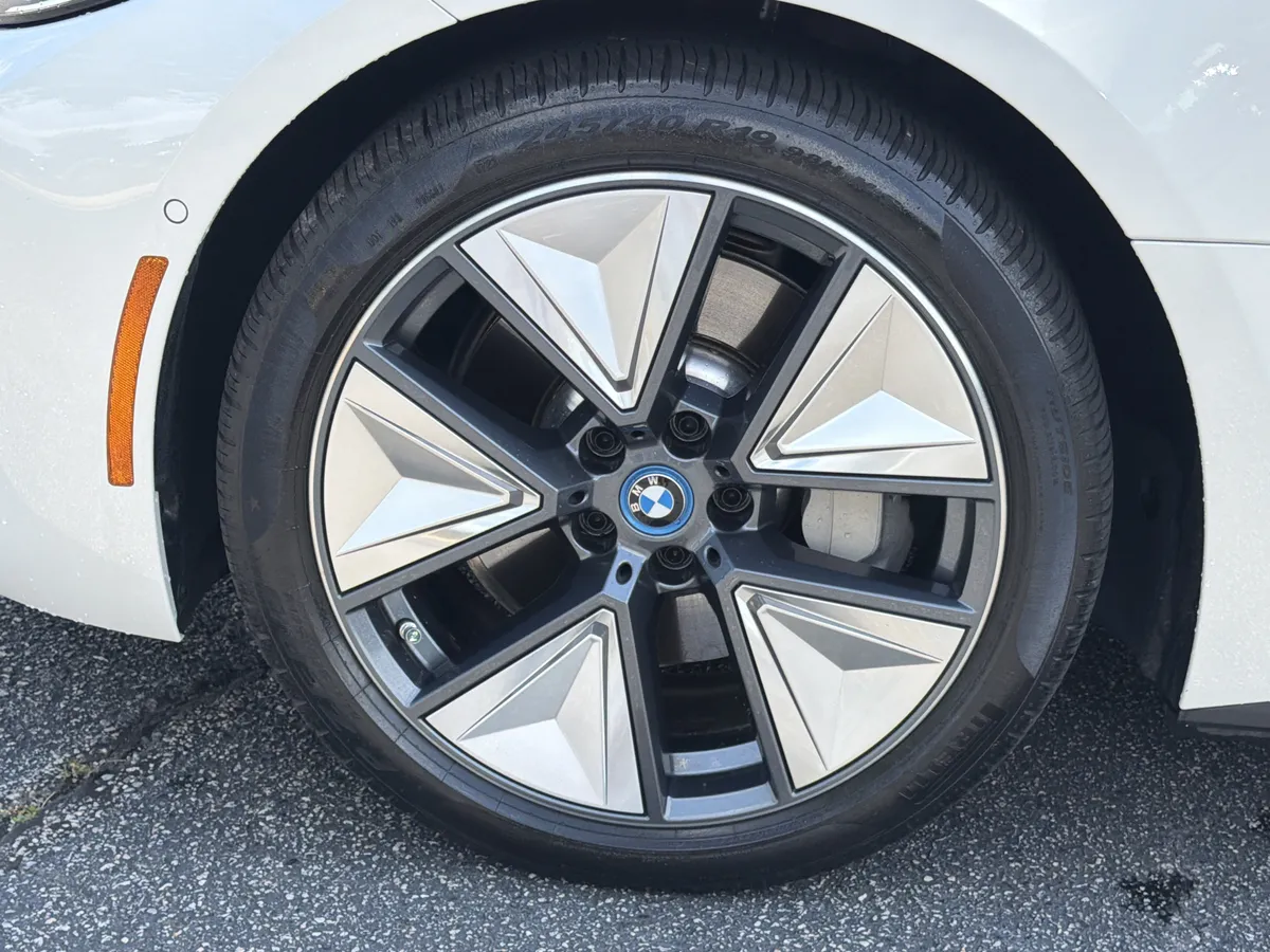 2023 BMW i4 eDrive35 thumbnail 34