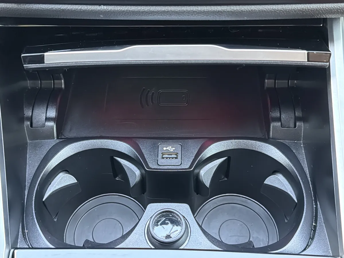 2023 BMW i4 eDrive35 thumbnail 8